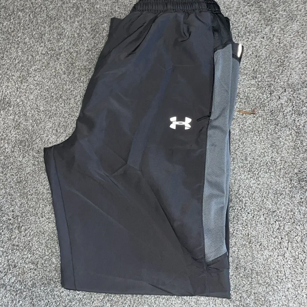 Gray w/pockets Under Armour Yoga running marathon gym workout pants zipper cuff